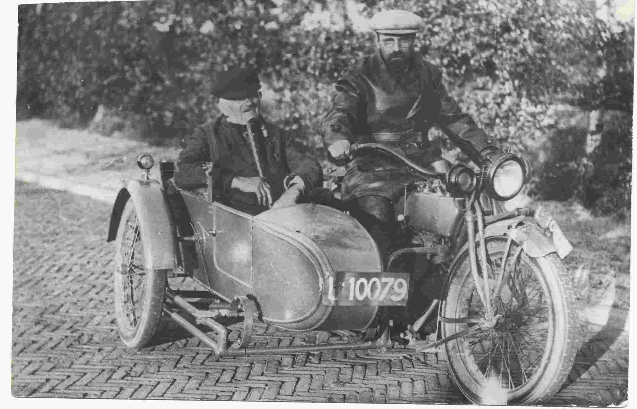 HKB2603 Opa Hornsveld in zijspan MQ